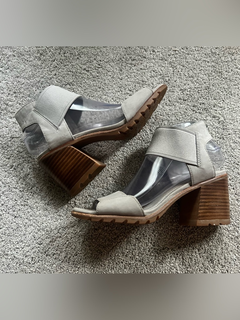 SOREL Nadia Dove Size 8 Nubuck Block Heel Open-Toe Ankle-Strap Sandals